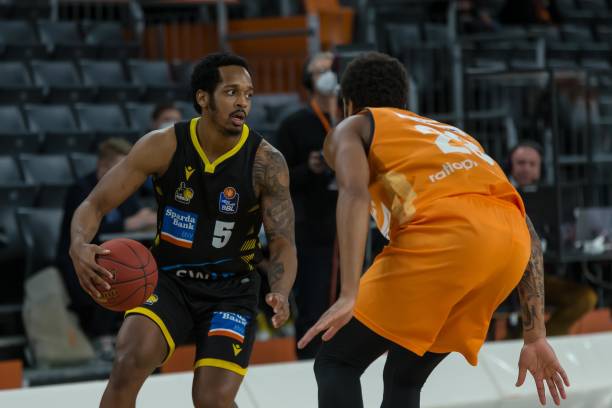 时刻持球的 时刻持球的